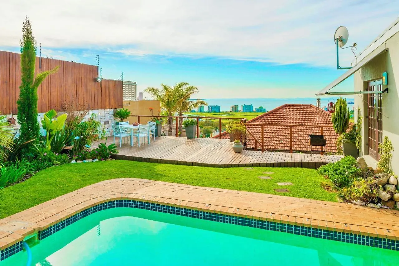 Sun, Sea & A Wood-Fired Hot Tub In A Downtown Mediterranean Villa Kapstadt 0*,  Südafrika