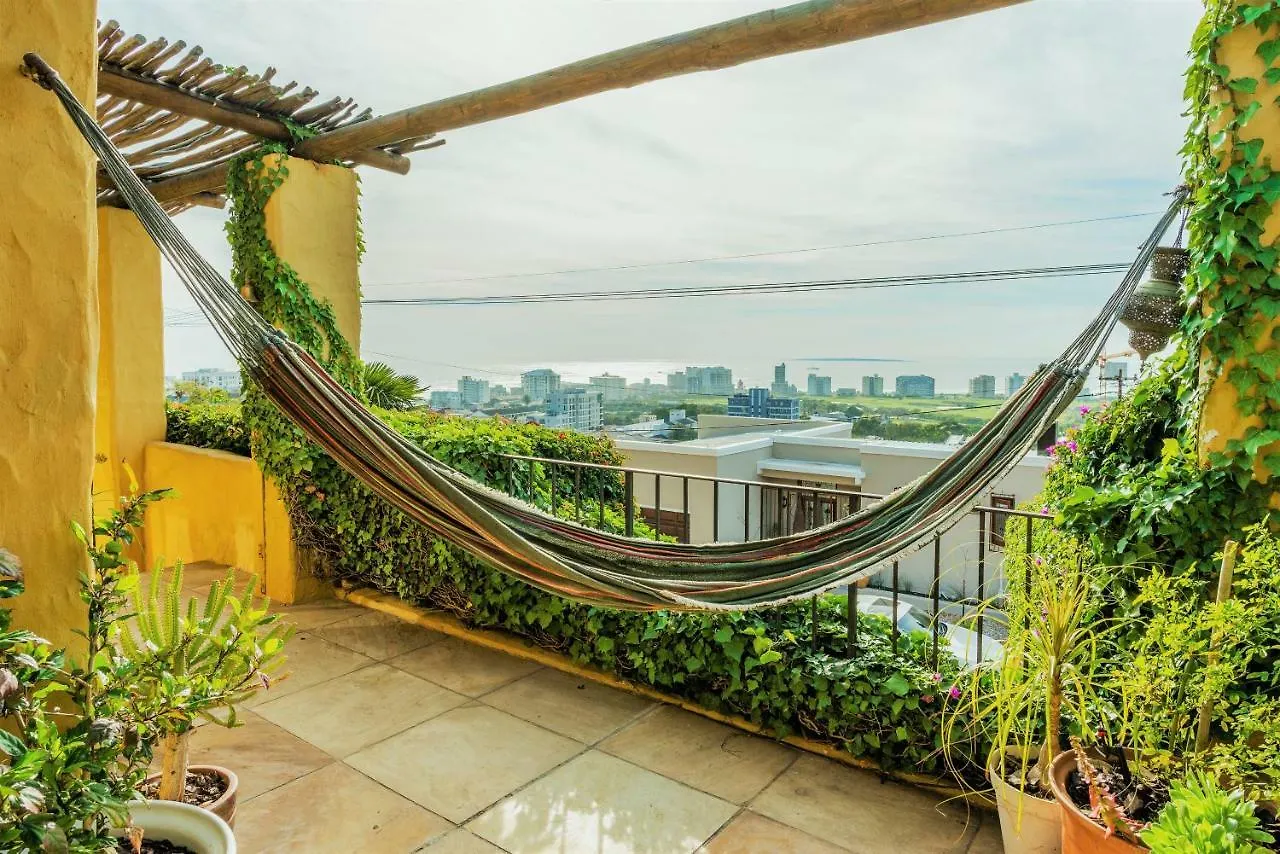 Sun, Sea & A Wood-Fired Hot Tub In A Downtown Mediterranean Villa Kapstadt